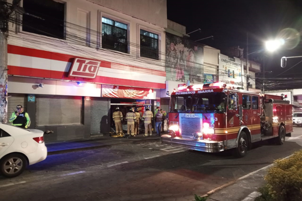Conato de incendio en un local comerial de Ibarra, investigan posibles explosivos 7 tia 1