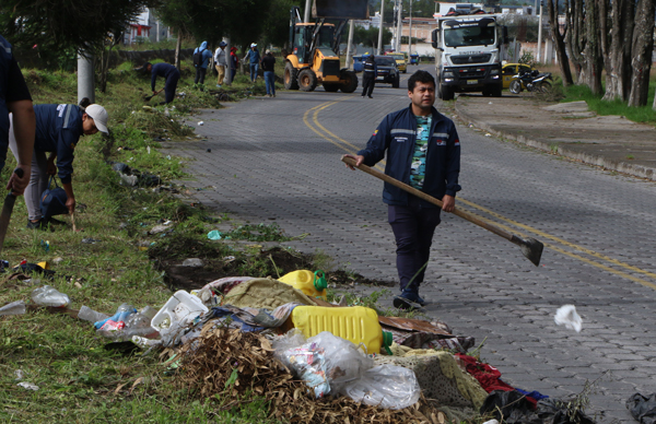 Canal de Ajaví: 80 personas unidas para enfrentar inundaciones 2 Ajaví