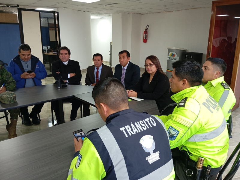 Gobernación de Carchi atendió lo social y seguridad en feriado 2 gober carchi