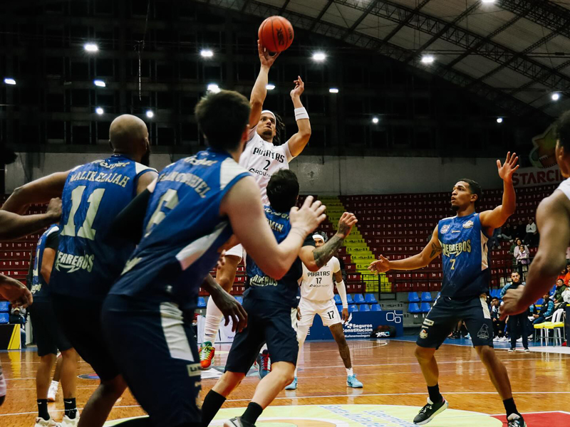 Piratas sigue en racha y se mantiene arriba en la Liga Basquet Pro 1 piratas 2 guerreros