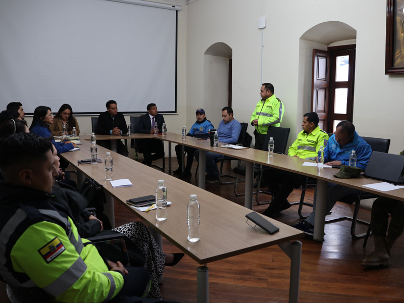 Montúfar refuerza plan seguridad y participó de una marcha 5 carchi montufar 1
