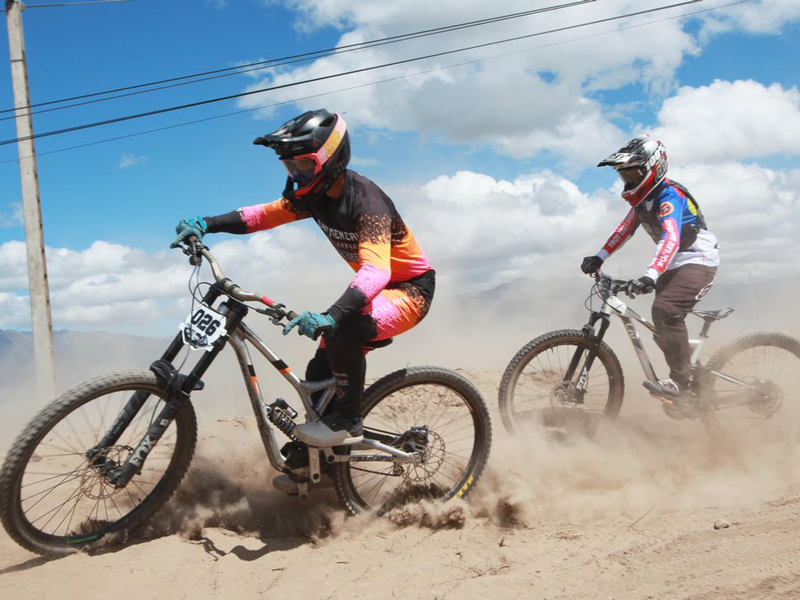 Downhill urbano se tomó Alpachaca 3 downhill