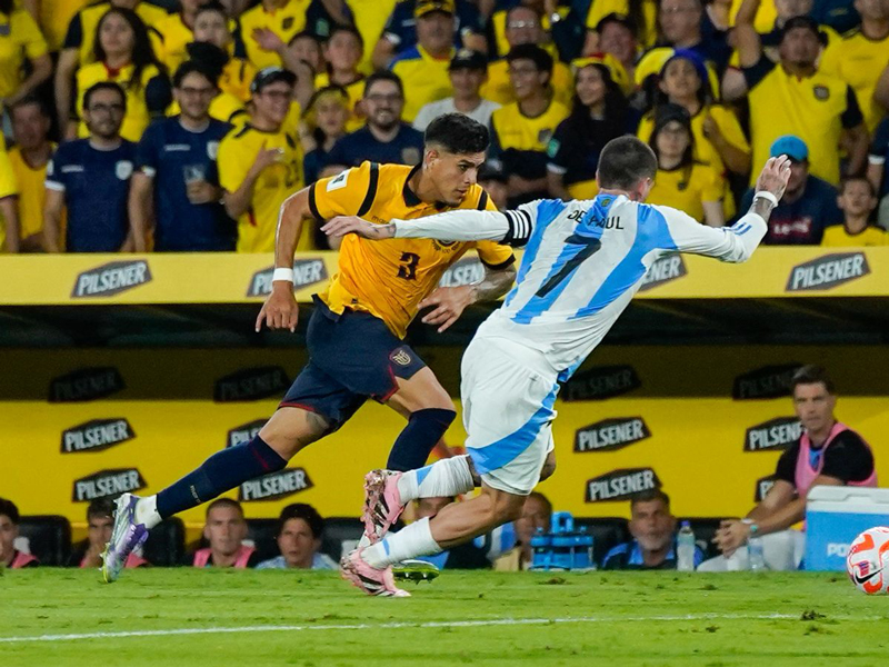Ecuador derrotó a Argentina y es segundo en las eliminatorias 3 piero hincapie