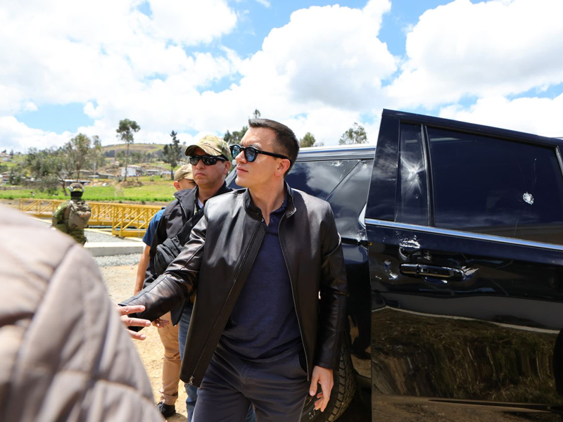 Noboa reafirma su postura en Cañar tras ataque a su caravana presidencial y acusan tentativa de asesinato 1 caravana prinicpal