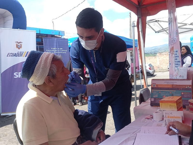 Gobernación promueve brigadas sociales en Santa Martha de Cuba 6 carchi