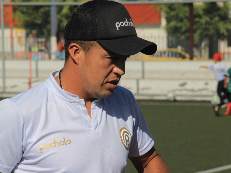 'Pocholo' aprendió a soñar con el balón en los pies 9 pocholo