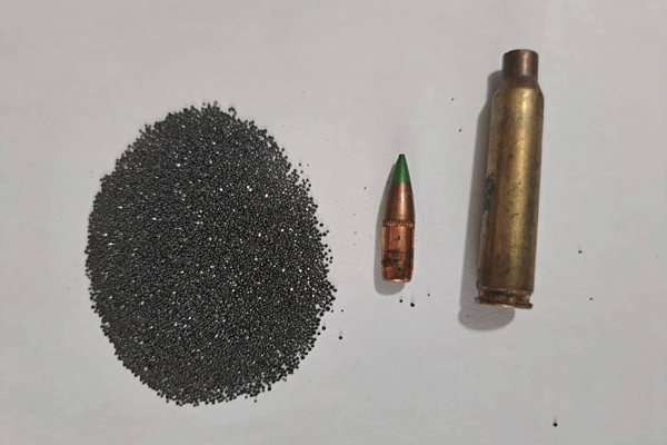 Militares ejecutan allanamiento en Bolívar y decomisan explosivos, droga y municiones 3 Militares