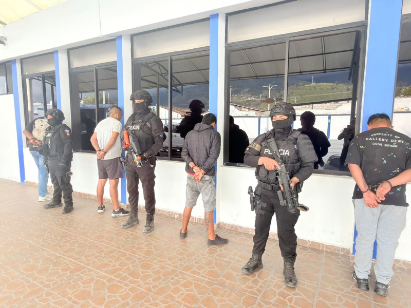 policia detenidos