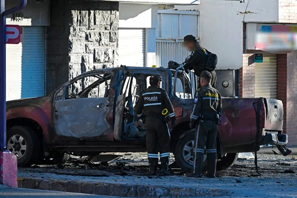 Investigación apunta a carro incendiado tras ataque armado en licorería de Ibarra 3 Ibarra