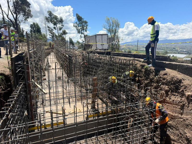 Sistema de riego de la Prefectura apoya al sector rural 1 carchi riego 2