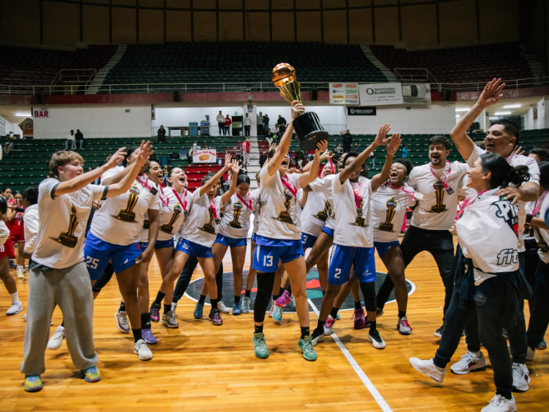 piratas femenino