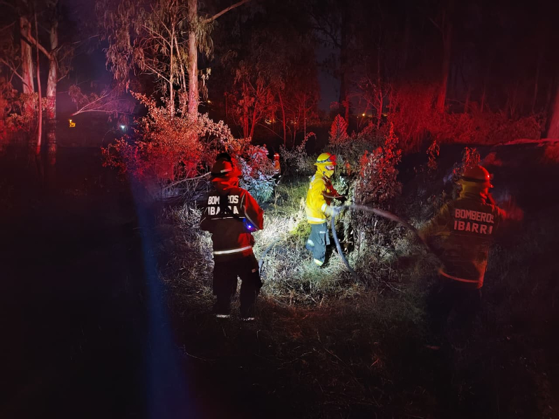bomberos ibarra fuego