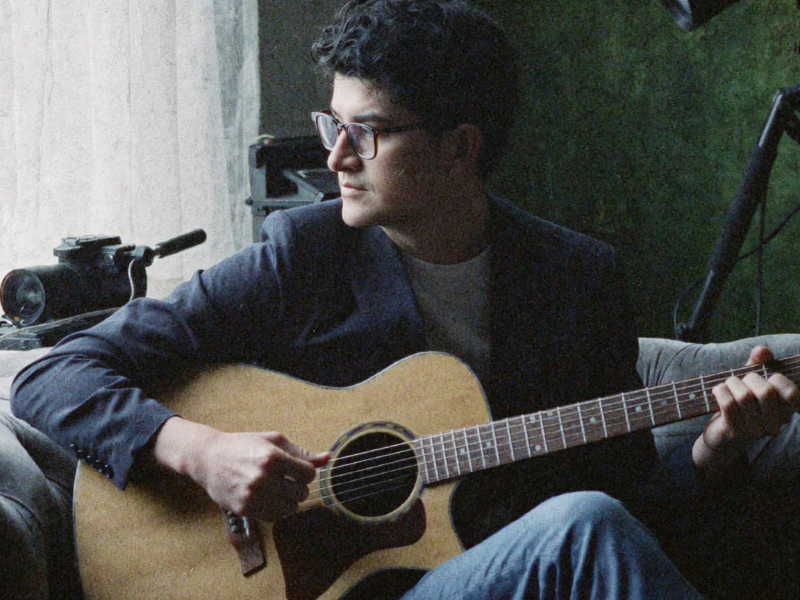 El artista quiteño Luca Vega impone su voto en la Recording Academy de EE.UU 1 Luca 2026 6