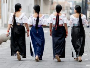 Diario El Norte 28 otavalo indigenas